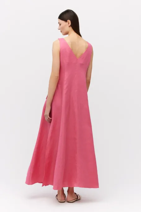 Langes rosa Leinenkleid mit Trägern
