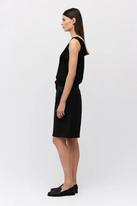 Schwarze Leinen-Shorts mit Taschen