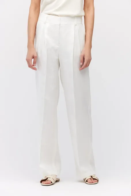 Weiße Leinenhose mit weitem Bein