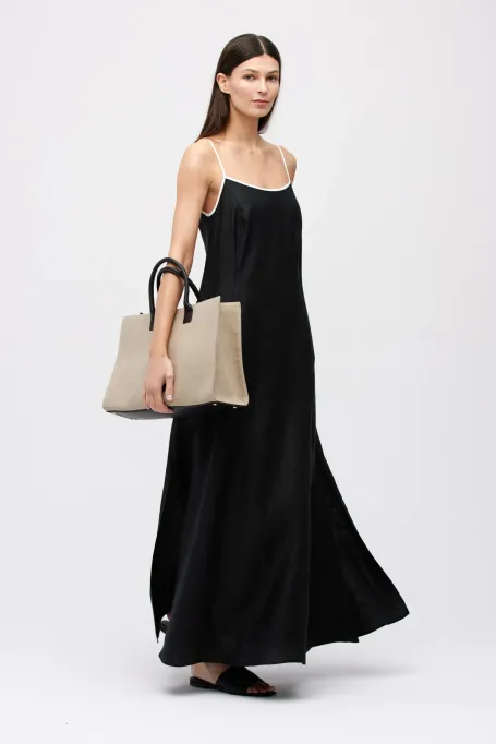 Schwarzes Leinenkleid