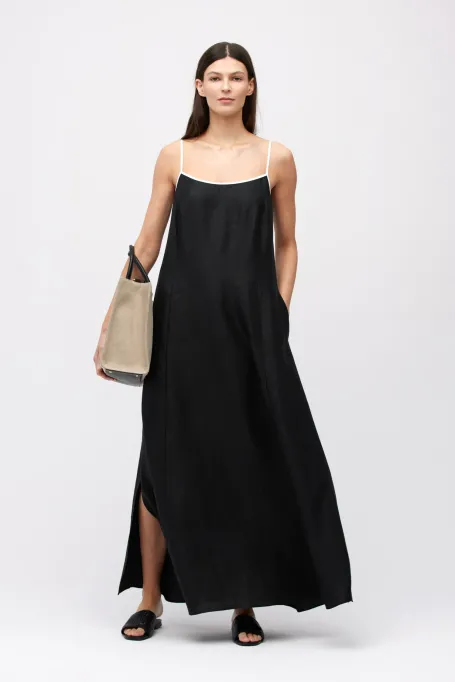 Schwarzes Leinenkleid