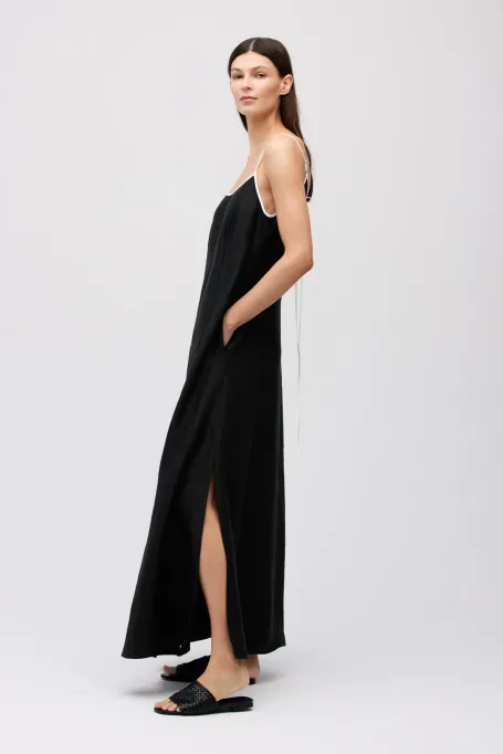 Schwarzes Leinenkleid