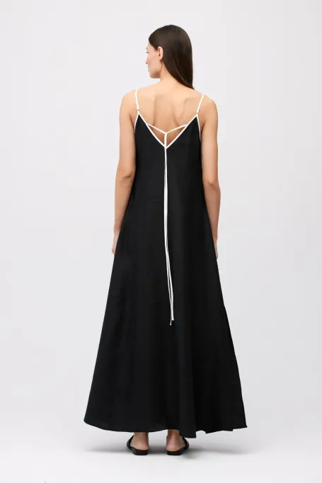 Schwarzes Leinenkleid