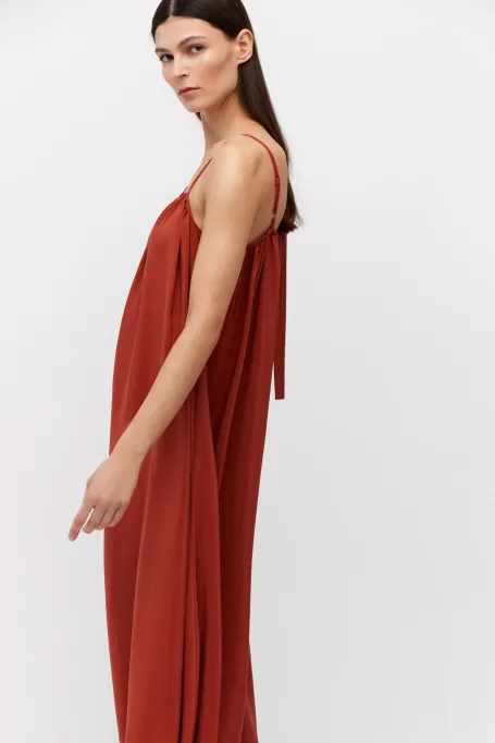 Locker sitzendes trapezförmiges Kleid aus Seide orange