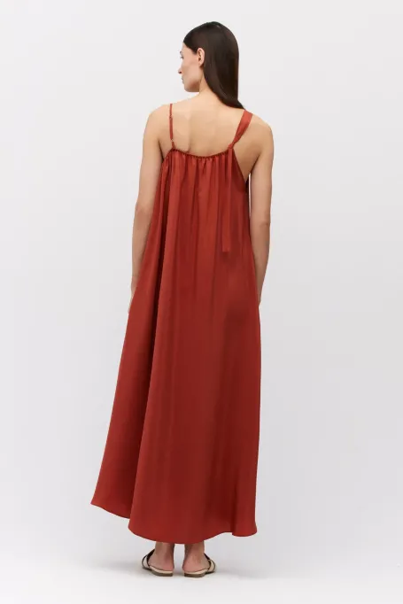 Locker sitzendes trapezförmiges Kleid aus Seide orange