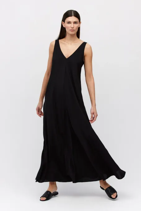 Schwarzes trapezförmiges Maxikleid aus Seide