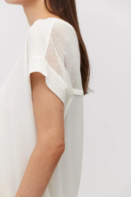 Weiße Strickbluse mit Seide