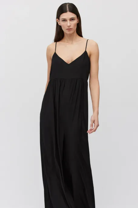 Schwarzer Seiden-Overall mit Trägern