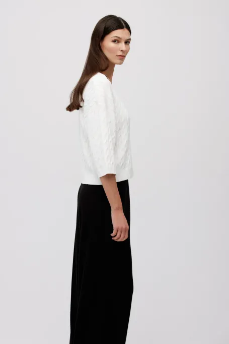 Weißer Cardigan mit Zopfmuster