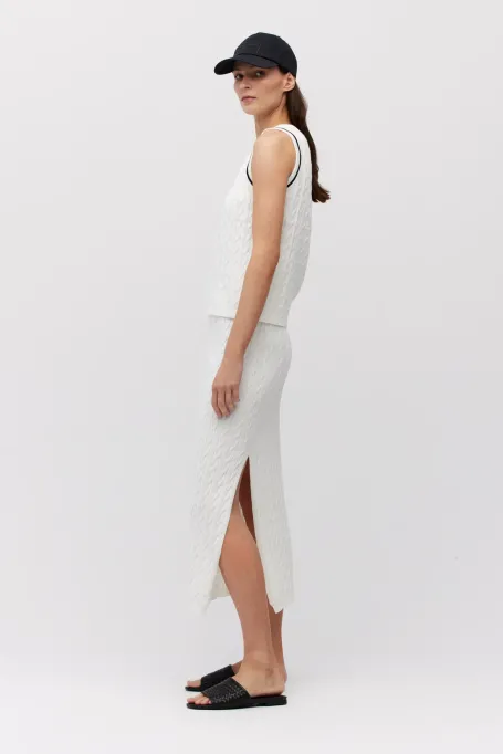 Weißes Top mit Zopfmuster