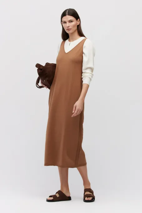 Braunes Seidenkleid