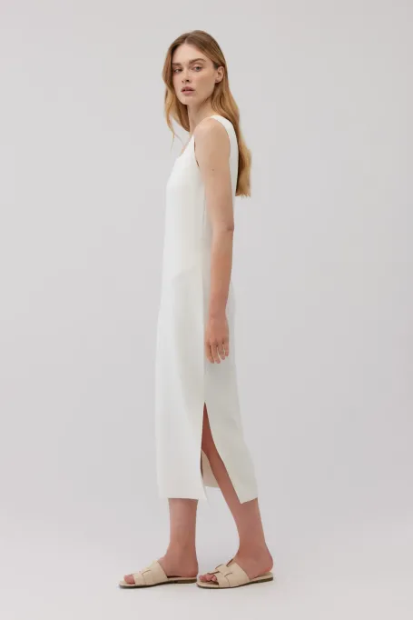 Weißes Midikleid mit quadratischem Ausschnitt weiß