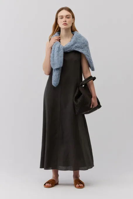 Dunkelgrünes Maxi-Leinenkleid ohne Ärmel grün