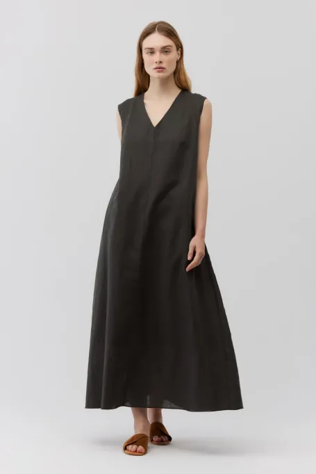 Dunkelgrünes Maxi-Leinenkleid ohne Ärmel grün