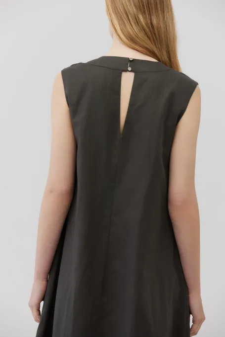 Dunkelgrünes Maxi-Leinenkleid ohne Ärmel grün