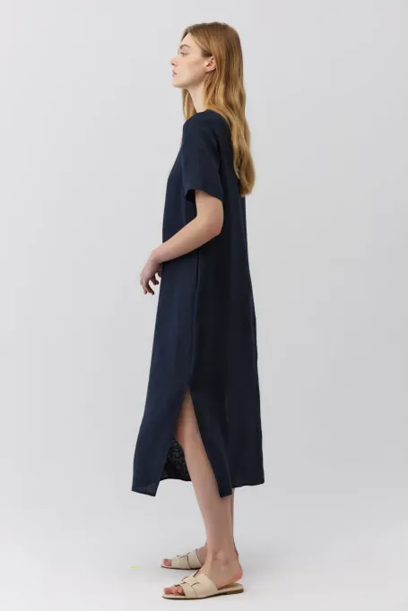 Marineblaues Leinenkleid mit kurzen Ärmeln