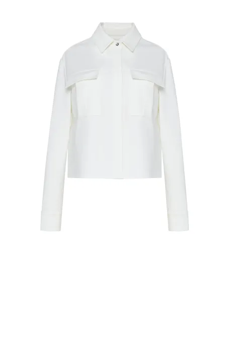 Weißer Blazer mit Taschen