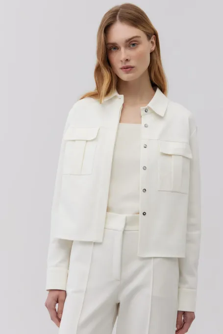 Weißer Blazer mit Taschen