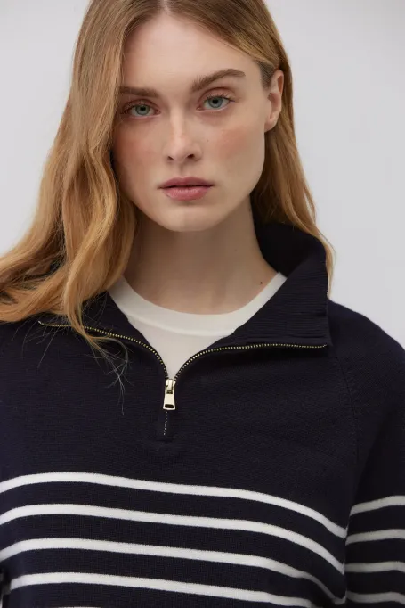 Marineblauer gestreifter Pullover aus Merinowolle marine