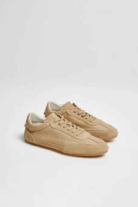 Beige Retro-Bowling-Sneaker beige