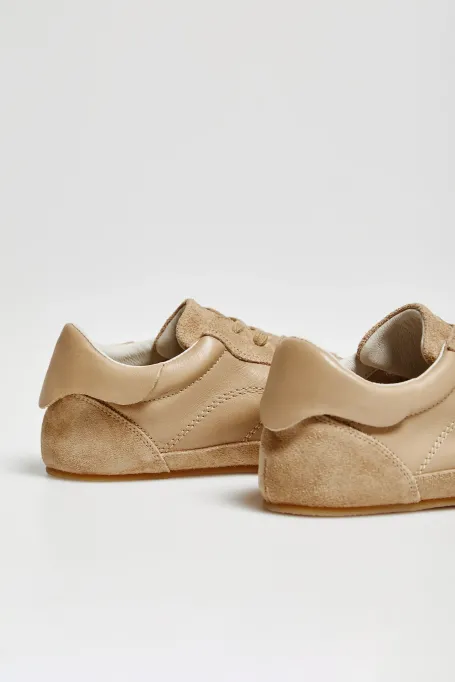 Beige Retro-Bowling-Sneaker beige