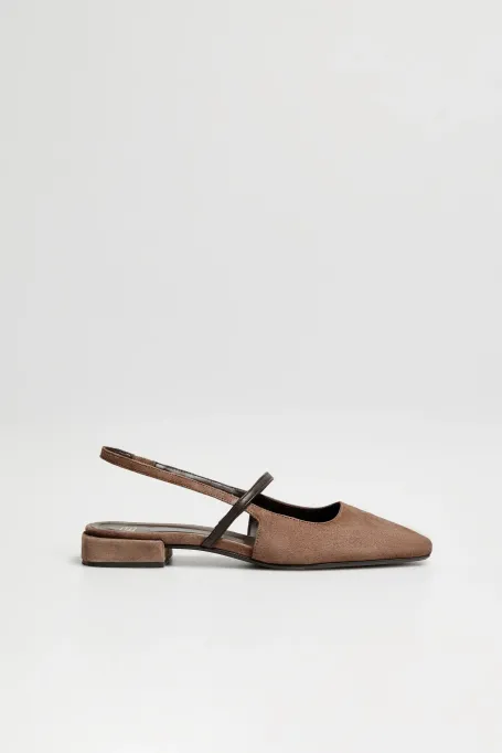 Braune Slingback-Schuhe aus Wildleder