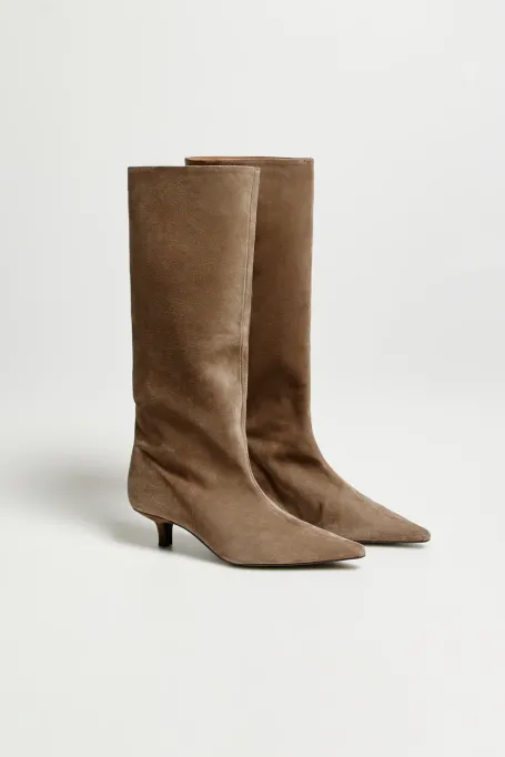 Wildleder-Stiefel mit mittlerem Absatz