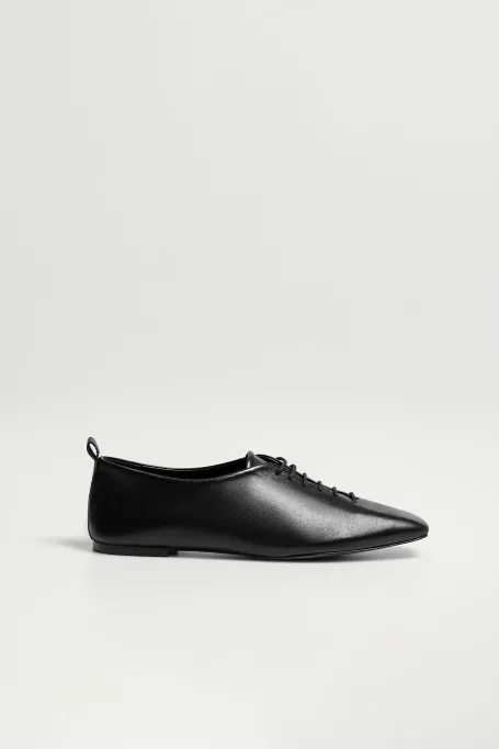 Weiche geschnürte Ballerinas