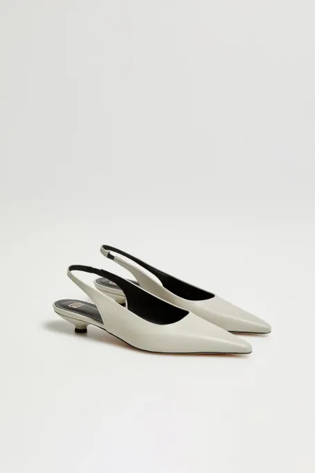 Hellgrüne Lederslingback-Schuhe
