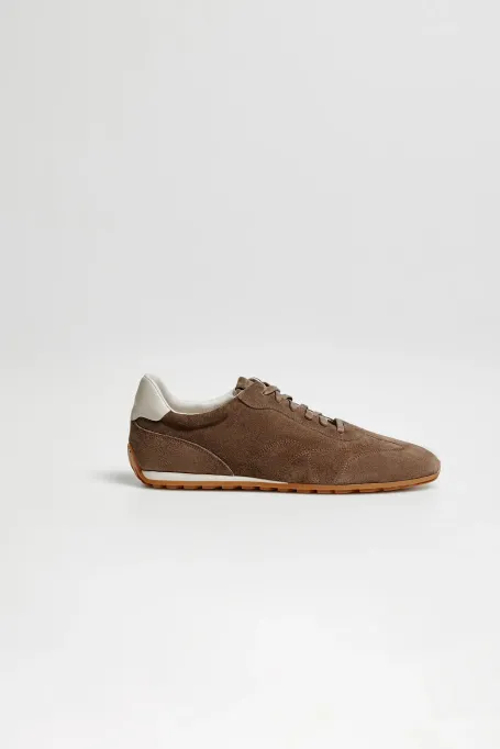 Braune Retro-Sneaker aus Wildleder