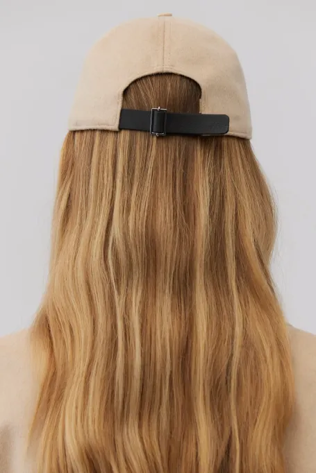 Beige Kappe mit Schirm aus Kamelwolle