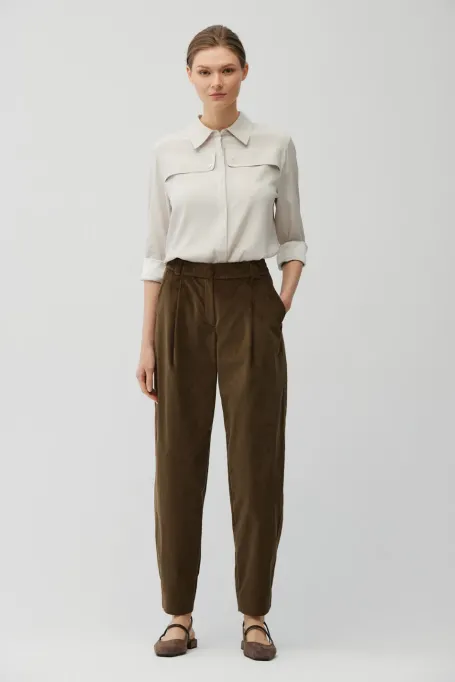 Lässige braune Cordhose