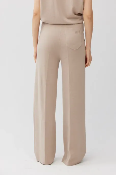 Weite beiger Hosen aus gekämmter Wolle