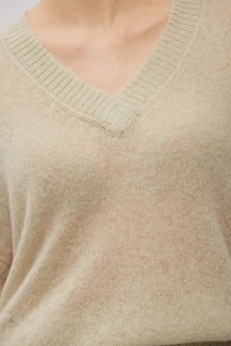Hellgrüner Pullover mit Alpakawolle