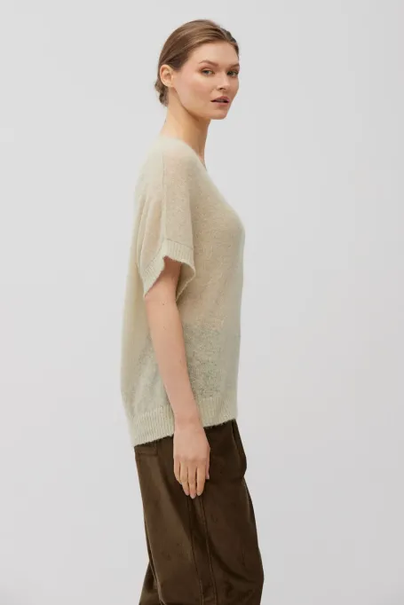 Hellgrüner Pullover mit Alpakawolle