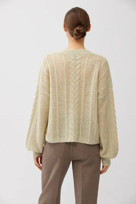 Hellgrüner lockerer Pullover mit Alpakawolle