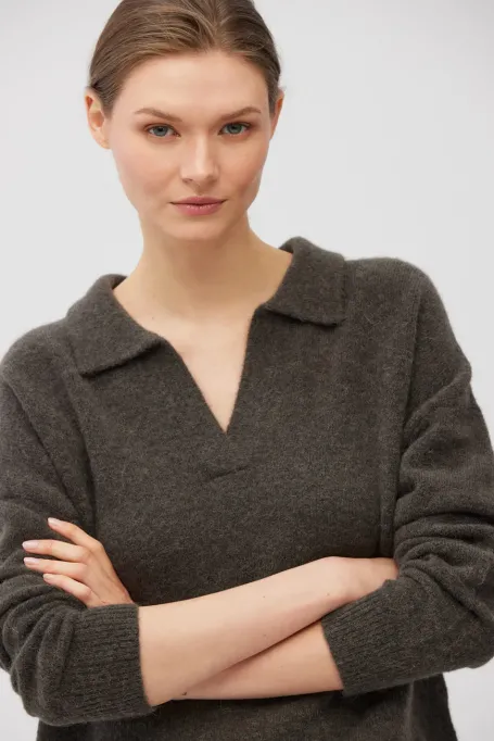 Brauner Polo-Pullover mit Alpakawolle