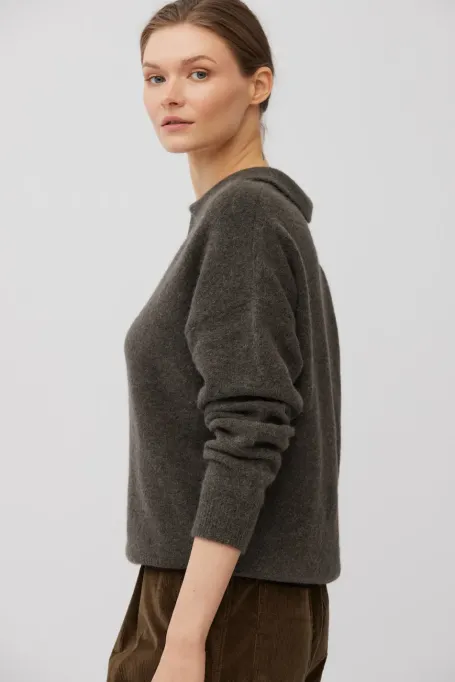 Brauner Polo-Pullover mit Alpakawolle