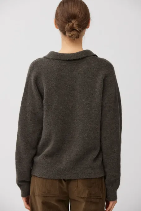 Brauner Polo-Pullover mit Alpakawolle