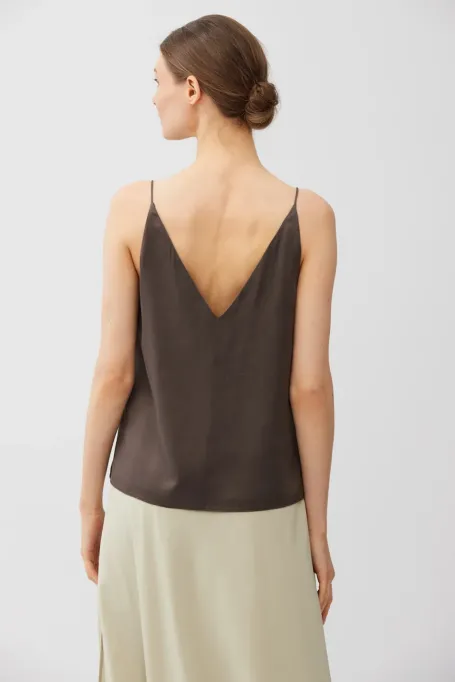 Braunes Seidentop mit V-Ausschnitt braun