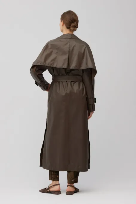 Zweireihiger Trenchcoat mit Gürtel