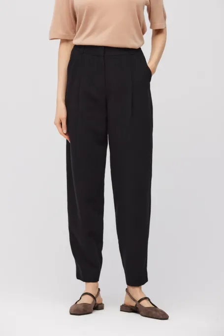 Schwarze Hose mit Wolle und Leinen