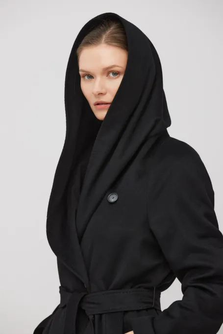 Schwarzer Kaschmirmantel mit Kapuze