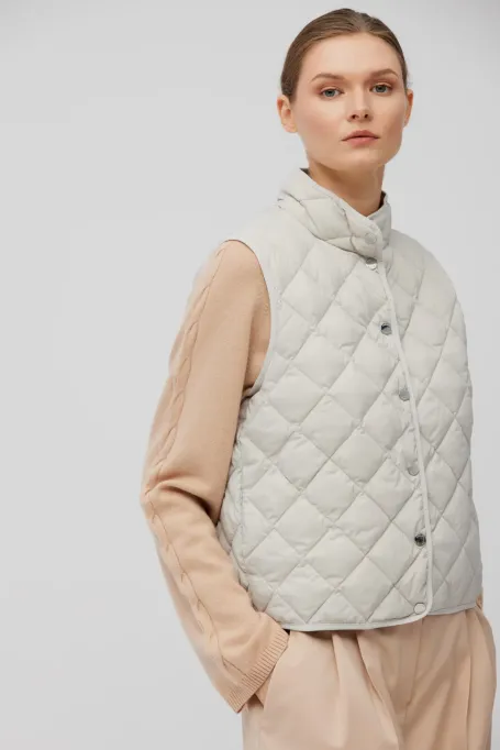 Kurze beige Daunenweste