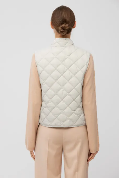 Kurze beige Daunenweste