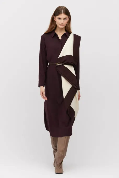 Loses auberginefarbenes Midikleid aus Seide rot