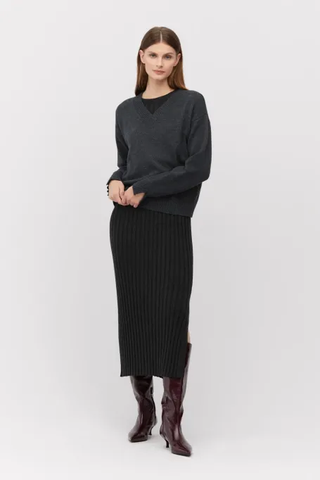 Dunkelgraues Strickkleid aus Merinowolle