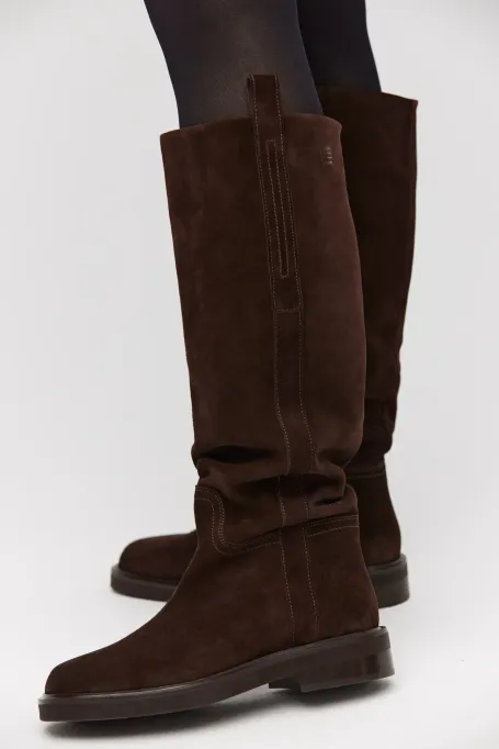 Braune Velourslederstiefel