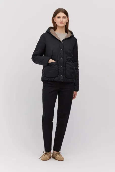 Wendbare Daunenjacke mit Kapuze