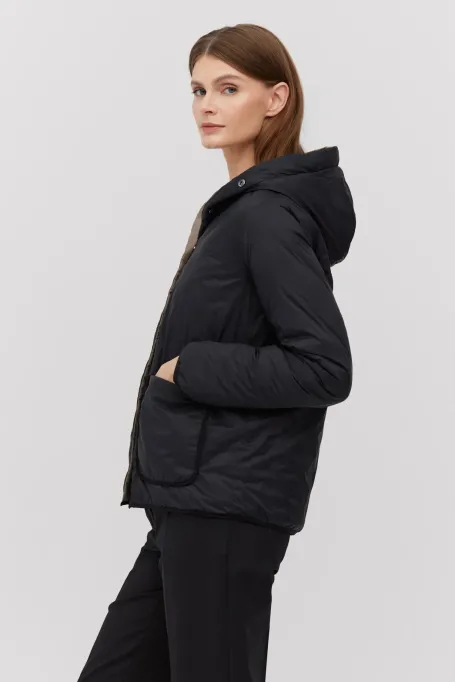 Wendbare Daunenjacke mit Kapuze